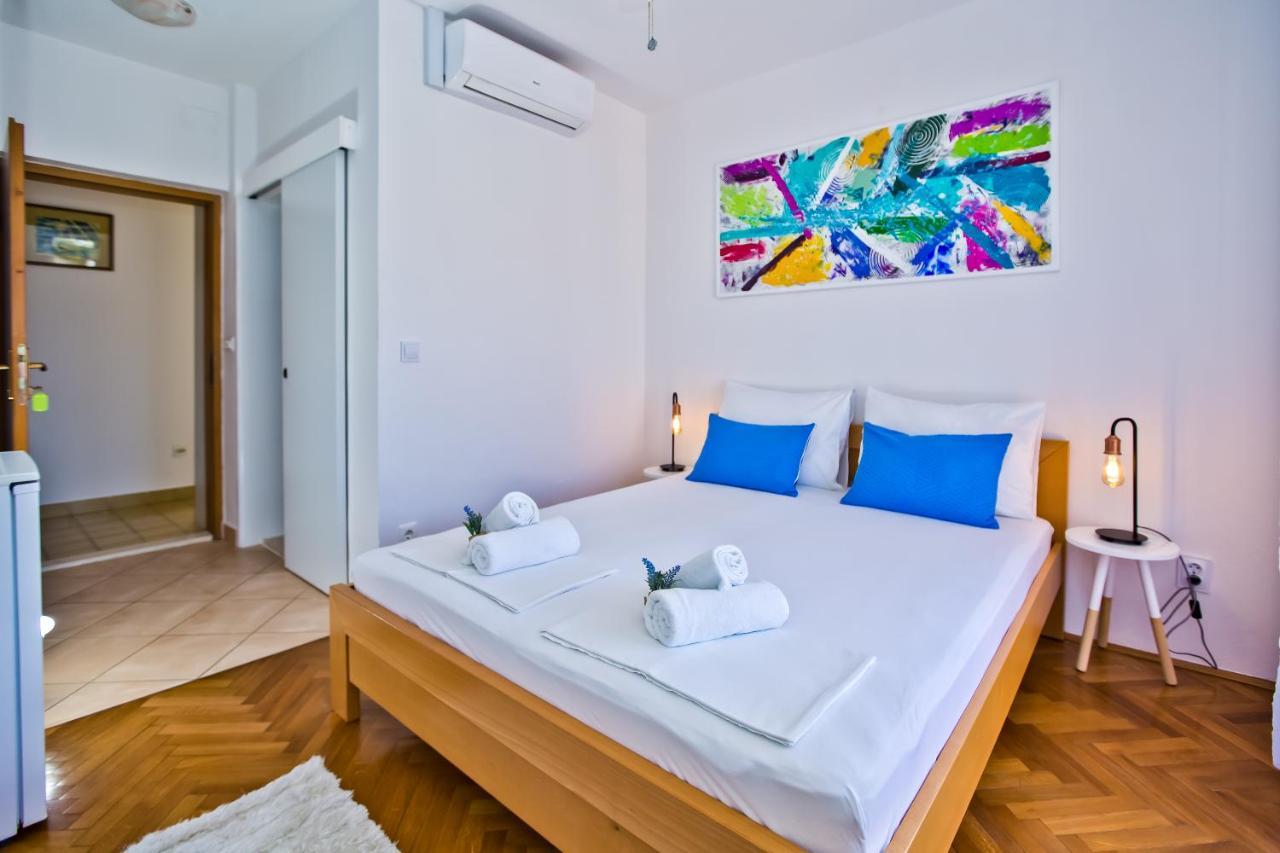 Apartments And Rooms Marija Hvar Town Exterior photo
