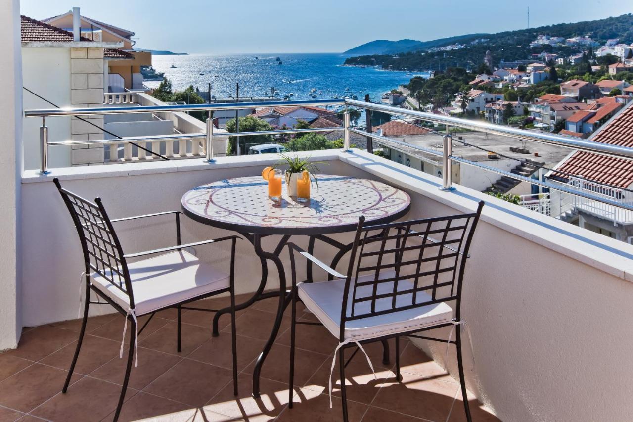 Apartments And Rooms Marija Hvar Town Exterior photo
