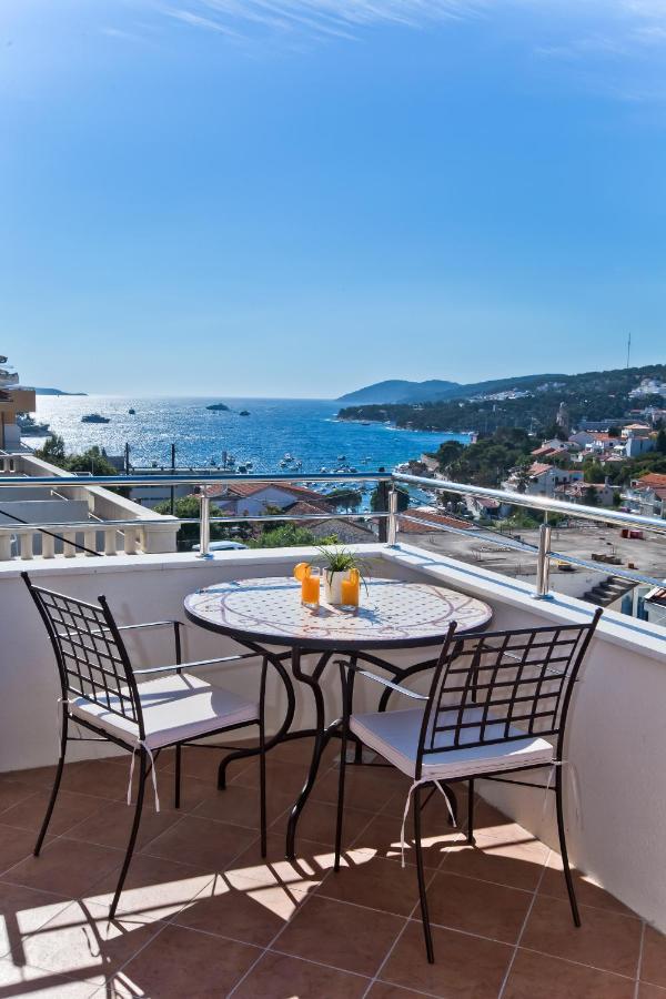 Apartments And Rooms Marija Hvar Town Exterior photo
